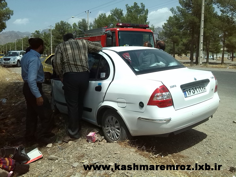 تصادف خودرو تیبا در بلوار سیدمرتضی کاشمر